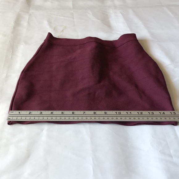 Women’s size medium Windsor wine color mini skirt - Picture 3 of 11